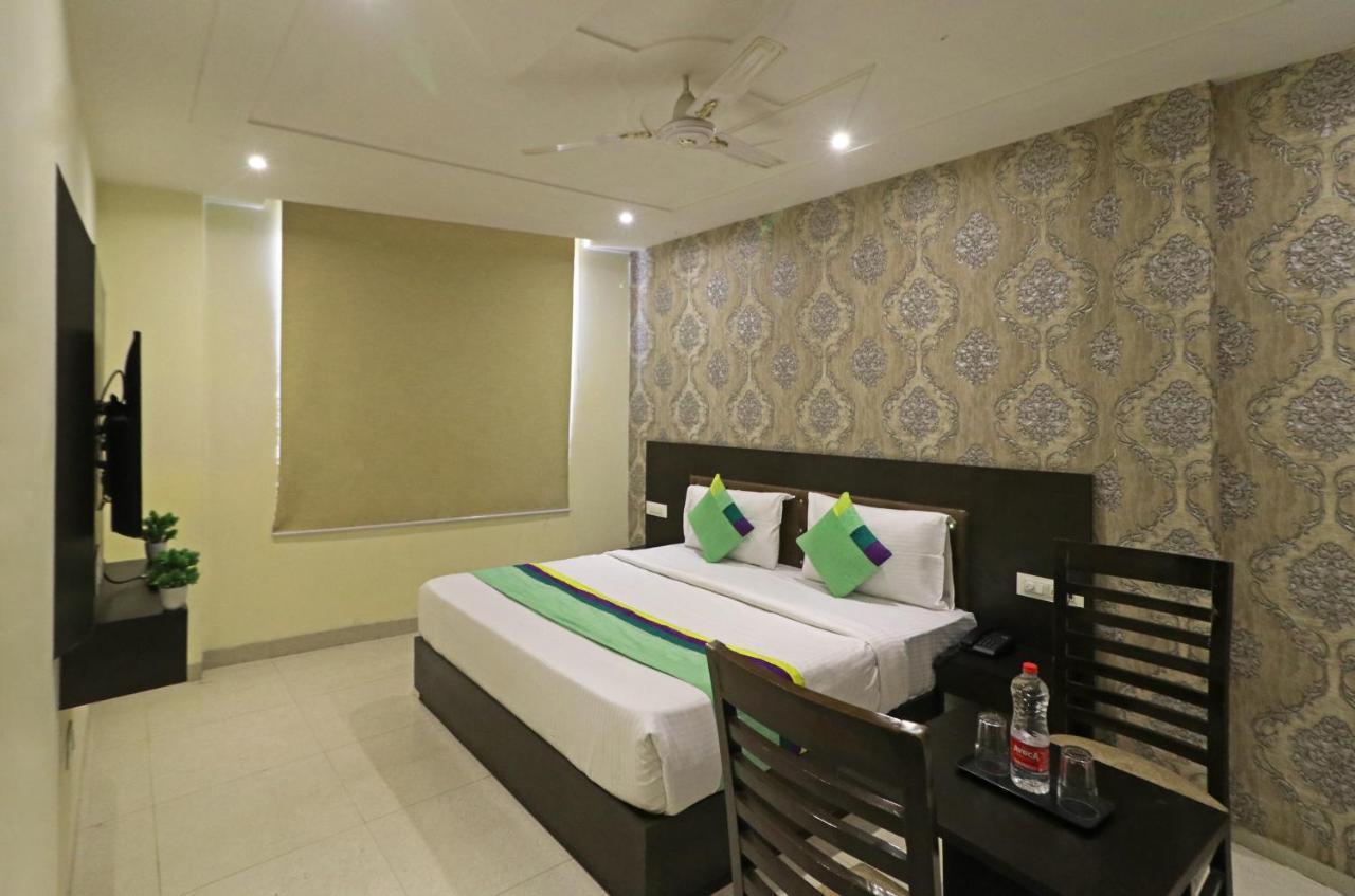 Hotel Paragon Suites Új-Delhi Kültér fotó