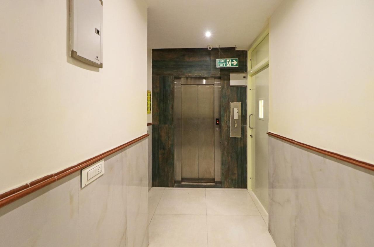 Hotel Paragon Suites Új-Delhi Kültér fotó