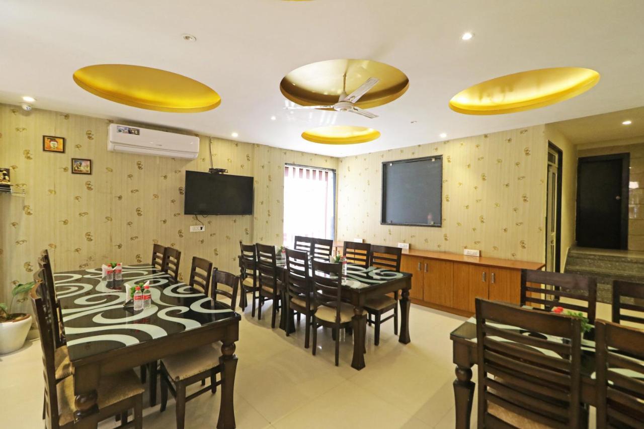Hotel Paragon Suites Új-Delhi Kültér fotó