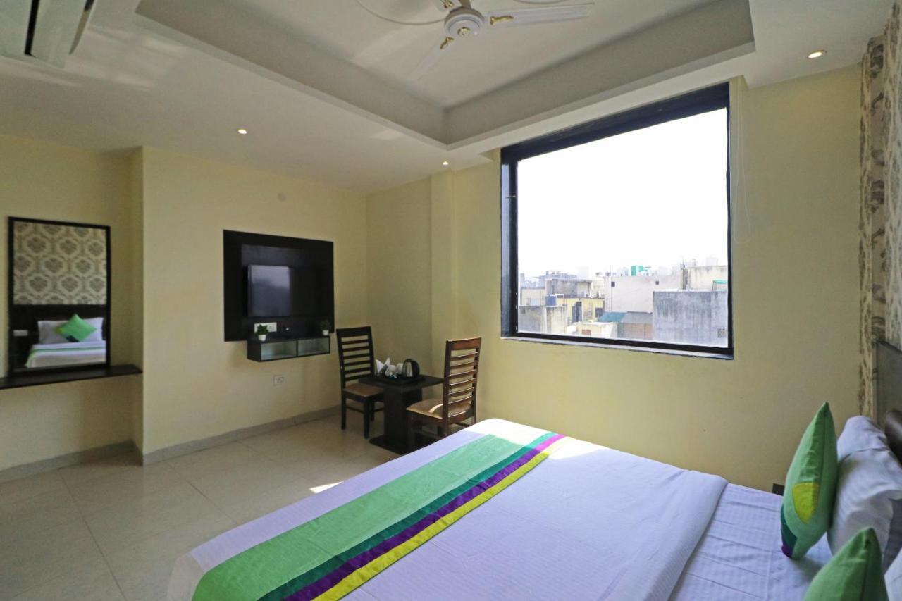 Hotel Paragon Suites Új-Delhi Kültér fotó