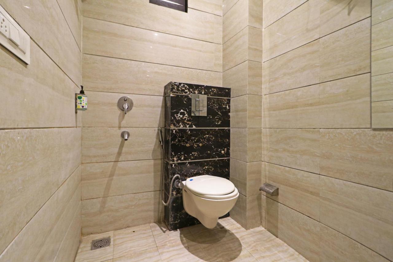 Hotel Paragon Suites Új-Delhi Kültér fotó