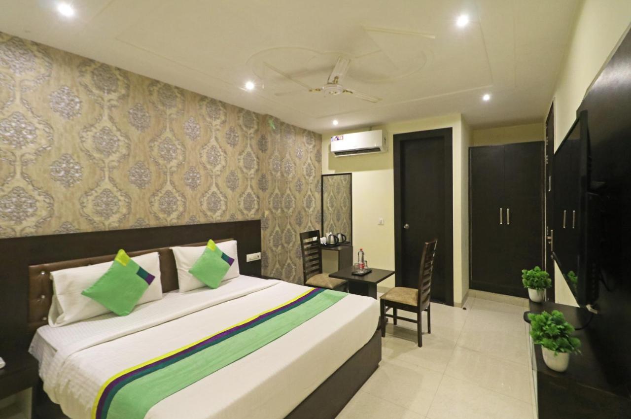 Hotel Paragon Suites Új-Delhi Kültér fotó