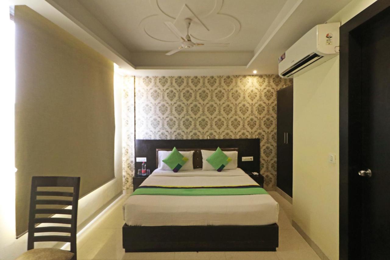Hotel Paragon Suites Új-Delhi Kültér fotó